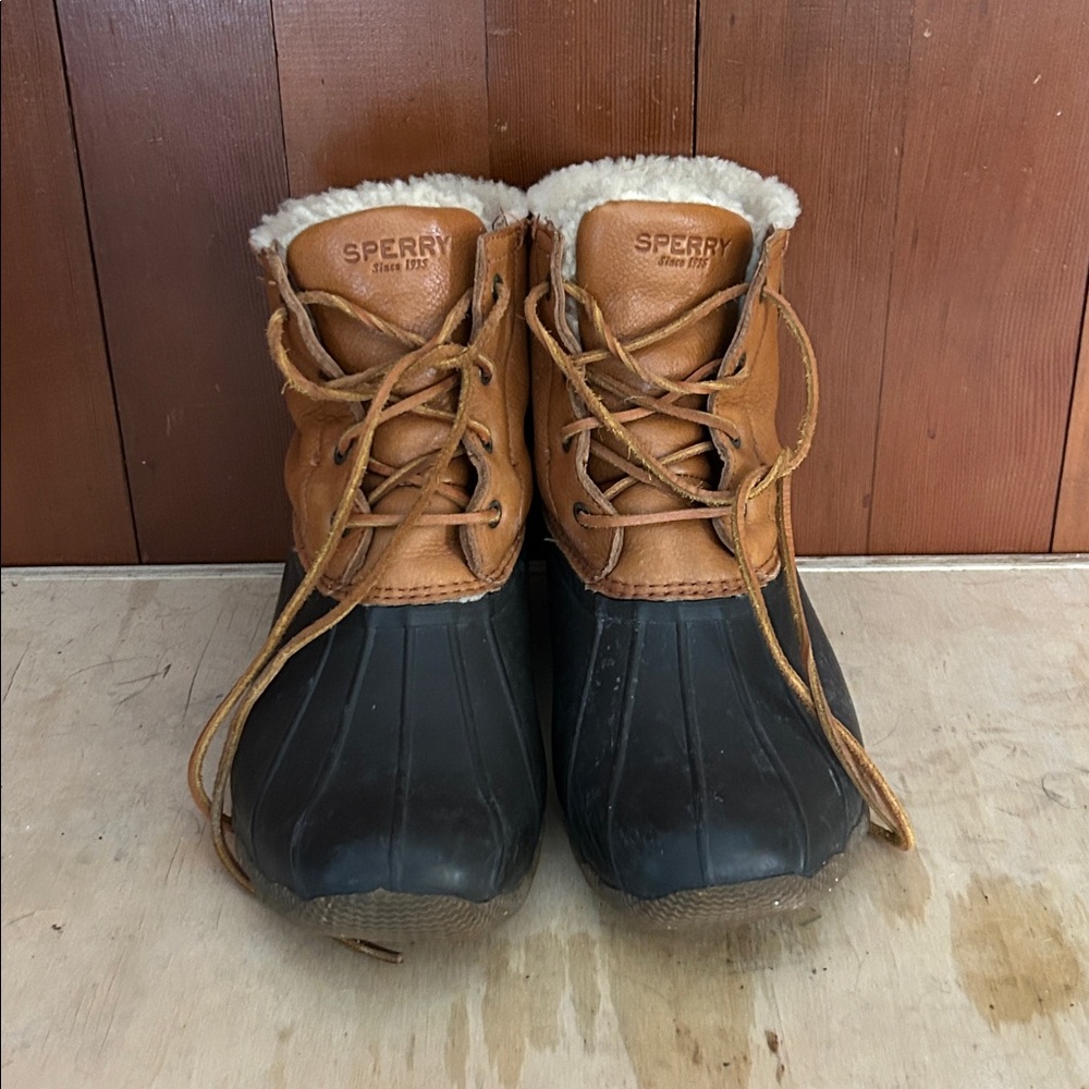 Sperry Womens Saltwater Winter Lux Boots